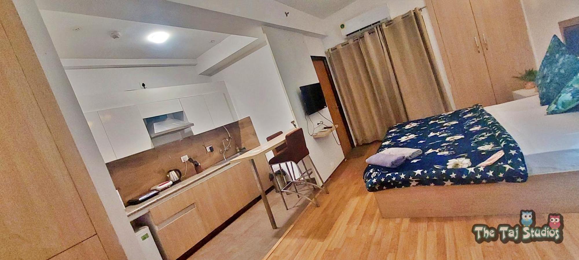 Top Luxury & Couple Friendly Stay Gp By Taj Suites & Studios #New Year Party & Stay ノイダ エクステリア 写真