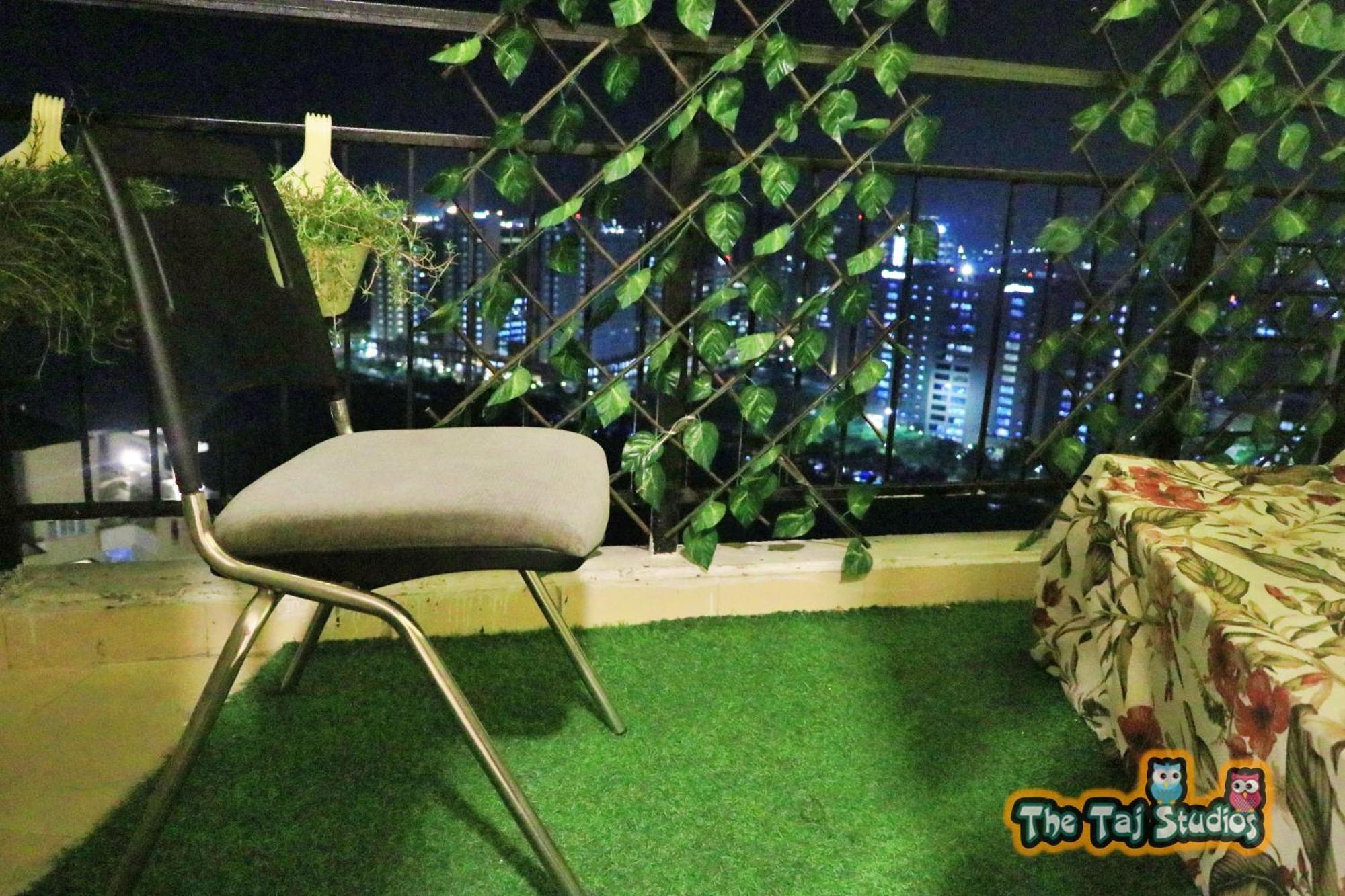 Top Luxury & Couple Friendly Stay Gp By Taj Suites & Studios #New Year Party & Stay ノイダ エクステリア 写真
